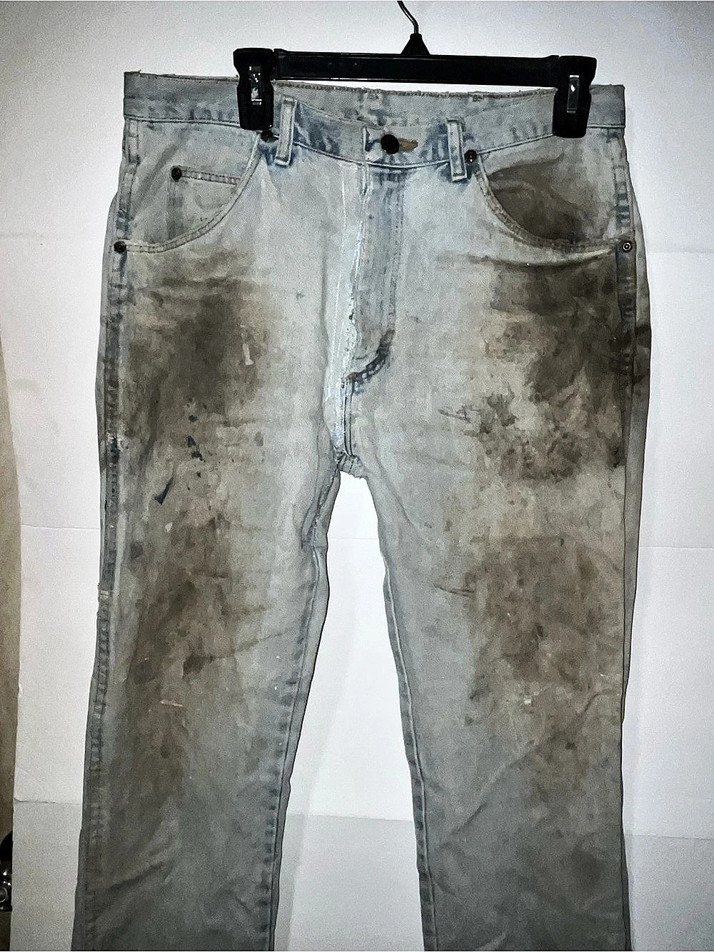 Wrangler Distressed Straight Leg Jeans in Blue